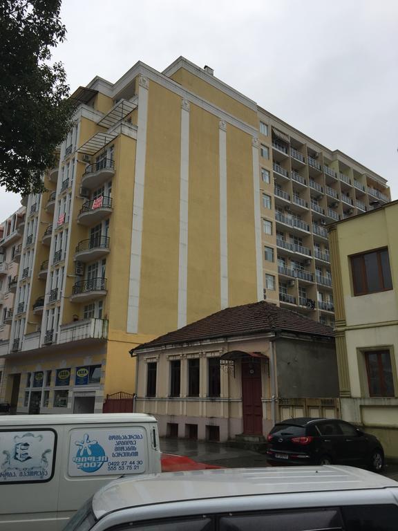 Apartment Pshavela 16 巴统 外观 照片